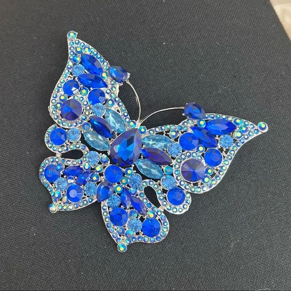 Beautiful vibrant blue butterfly brooch is large no no tags - Picture 1 of 3